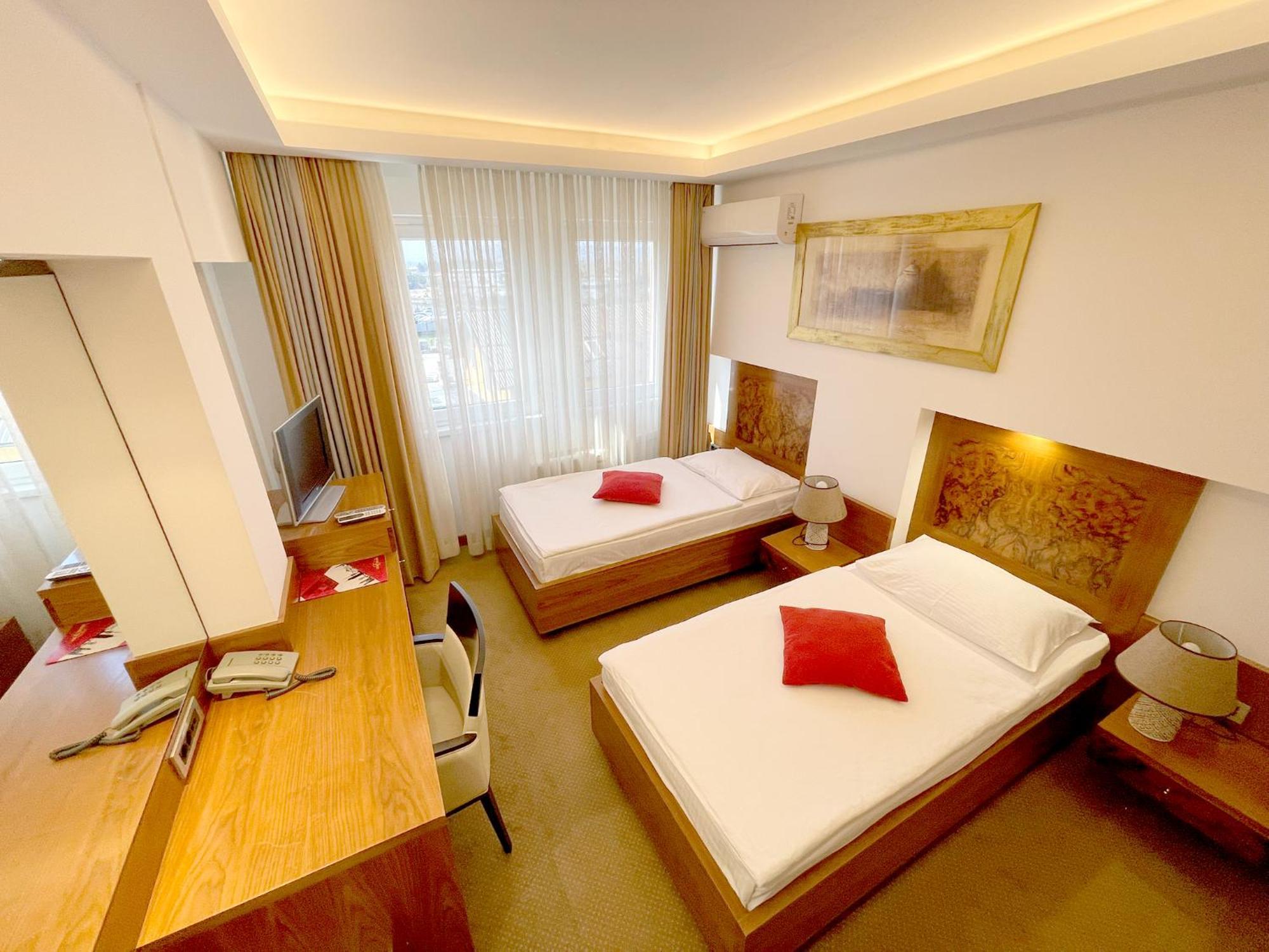 Hotel Exclusive Сараево Экстерьер фото