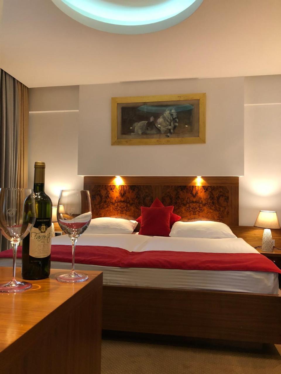 Hotel Exclusive Сараево Экстерьер фото